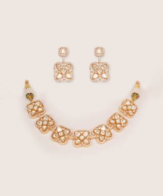 Dramatic and stylish moissanite choker set with matching earrings 2