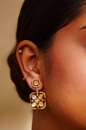 Dramatic and stylish moissanite choker set with matching earrings