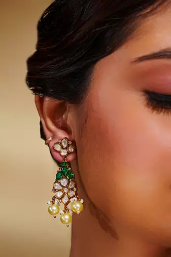 Dramatic and stylish moissanite set with matching earrings