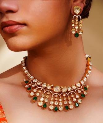 Dramatic and stylish moissanite set with matching earrings 4