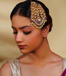 Elegant and classy kundan polki passa with pearls
