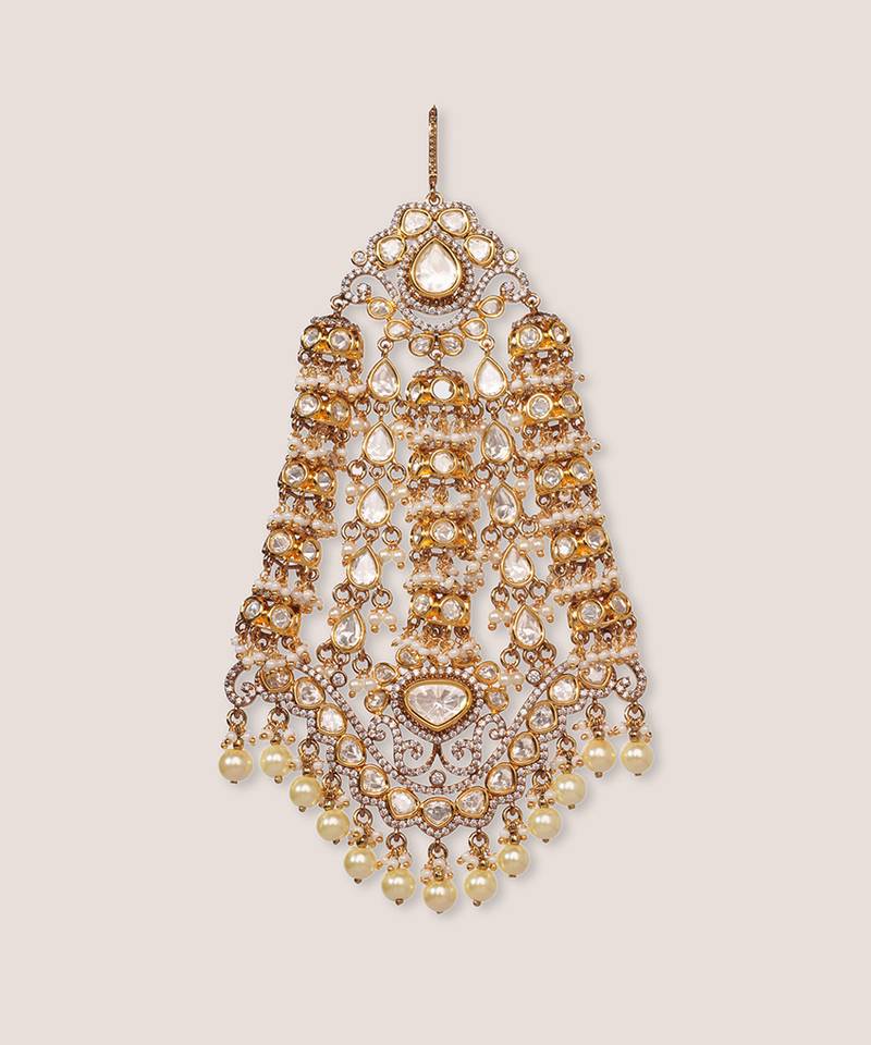 Elegant and classy kundan polki passa with pearls