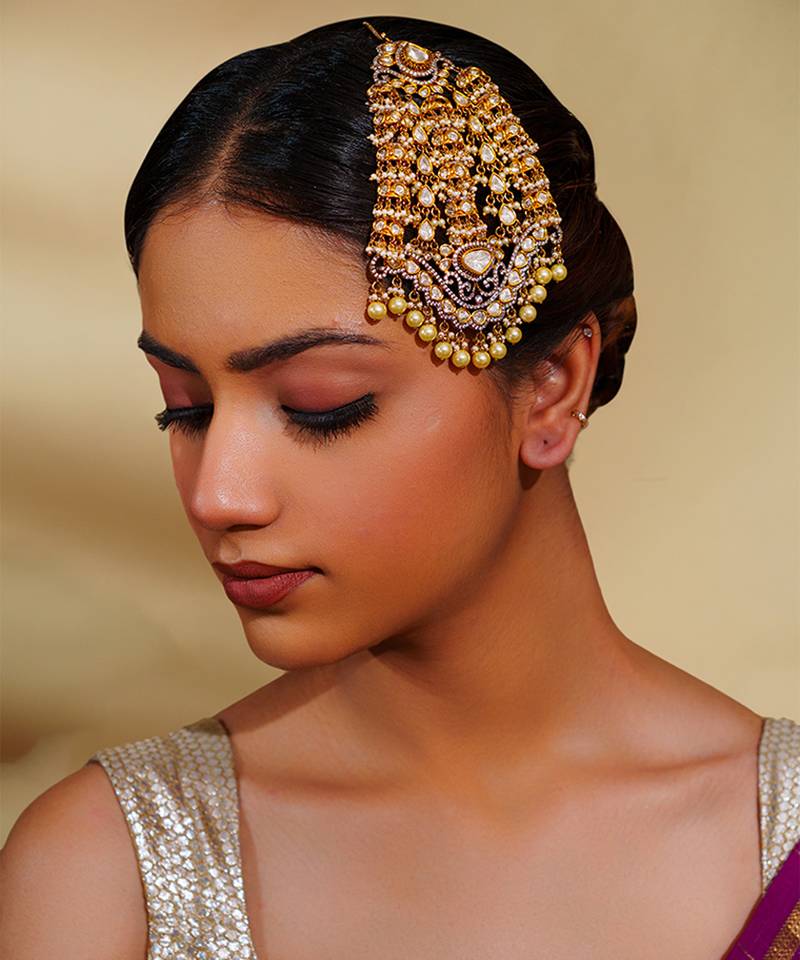 Elegant and classy kundan polki passa with pearls