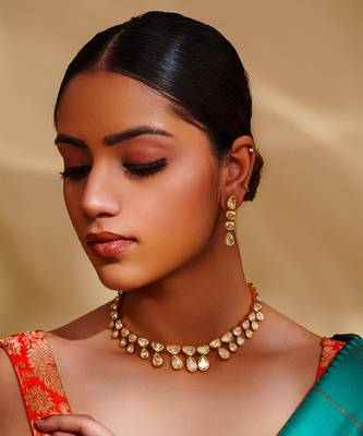 Dramatic and stylish moissanite set with matching earrings 1