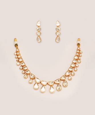 Dramatic and stylish moissanite set with matching earrings 2
