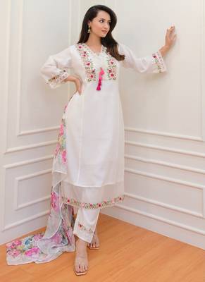 Trendmalls Art Silk Floral Embroidery Sequence Work Kurta Pant with Dupatta  5
