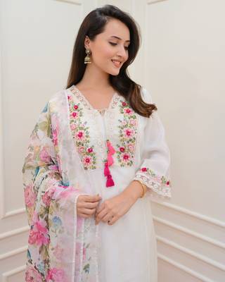 Trendmalls Art Silk Floral Embroidery Sequence Work Kurta Pant with Dupatta  8