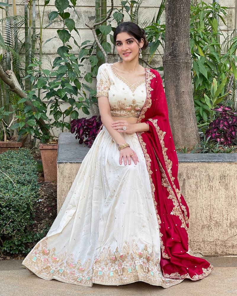 Trendmalls Art silk embroidery sequin work lehenga choli with dupatta for women