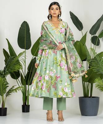 Green chanderi digital printed kurta set 5