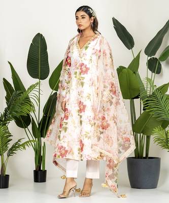 Pastel peach chanderi digital printed kurta set 4
