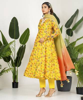 Yellow chanderi digital printed kurta set 4