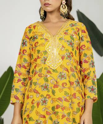 Yellow chanderi digital floral printed kurta set 4