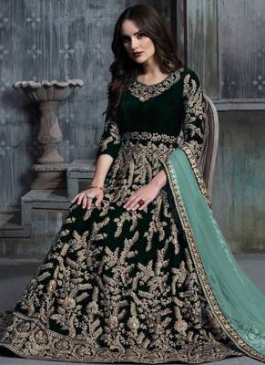Green velvet resham embroidered anarkali suit 2