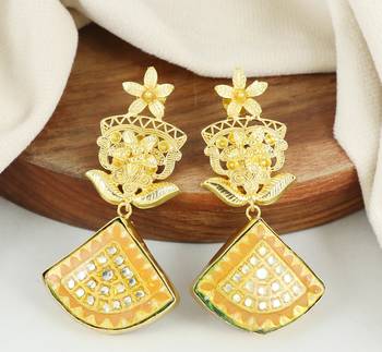 Gold finish flower earrings 1