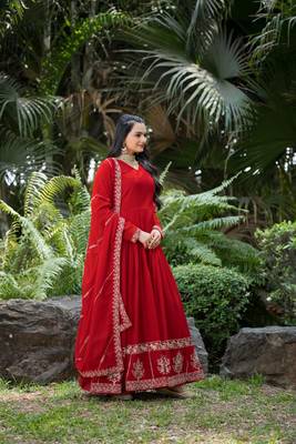 Red georgette zari sequins embroidery flared gown with heavy dupatta 5