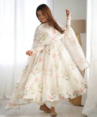 Soft Organza Silk Fabric Fully Flair Kali Pattern And Canvas Patta Anarkali Kurti With Pent And Dupatta 1
