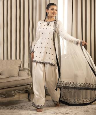 Black on white kurta set 1