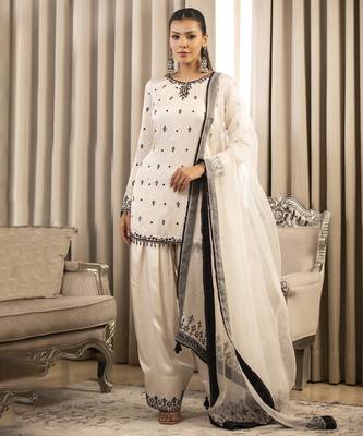 Black on white kurta set 2