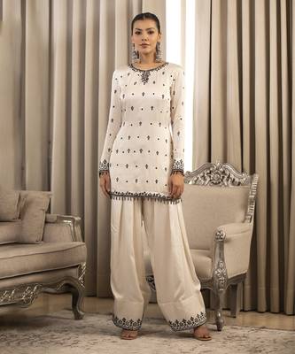 Black on white kurta set 4