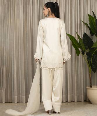 White richa kurta set 2