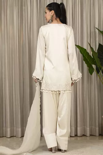White richa kurta set