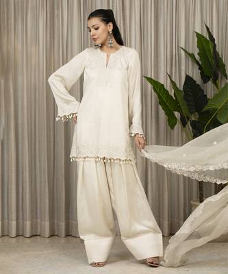 White richa kurta set 5
