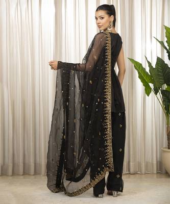 Siyah embroidered salwaar set 2