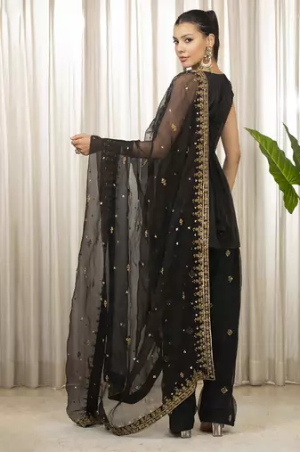 Siyah embroidered salwaar set