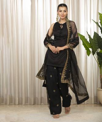 Siyah embroidered salwaar set 4