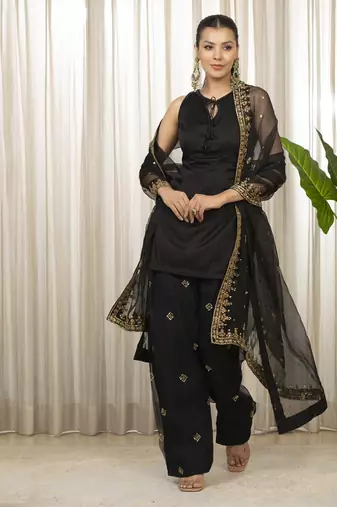 Siyah embroidered salwaar set