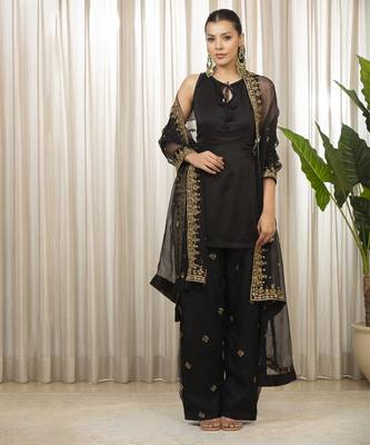 Siyah embroidered salwaar set 5