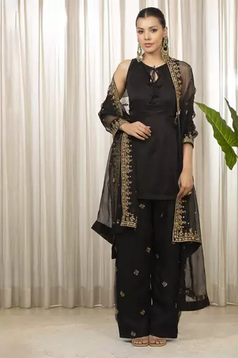 Siyah embroidered salwaar set