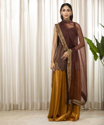 Jasmine embroidered kurta set 1