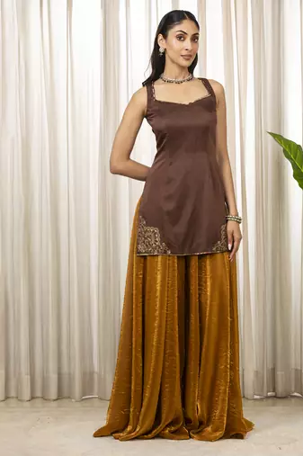 Jasmine embroidered kurta set
