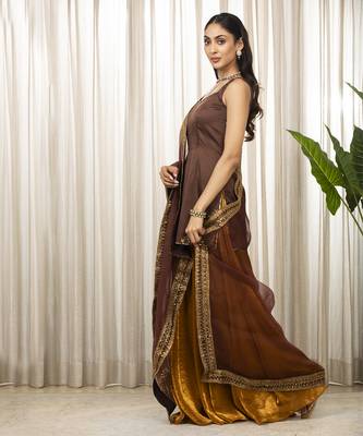 Jasmine embroidered kurta set 5
