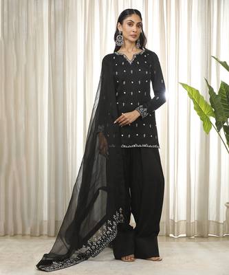 Black on black kurta set 4