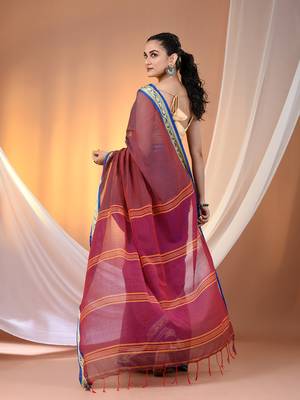 Mulberry mulmul cotton soft saree with texture borders Without blouse 3