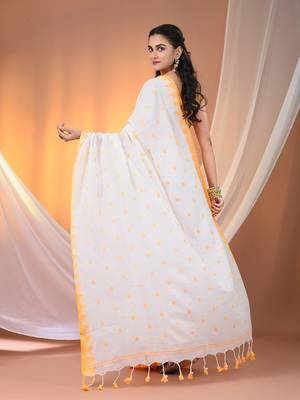 White cotton handspun soft saree with tample borders 3