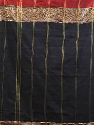 Black cotton handspun soft saree with texture borders 4