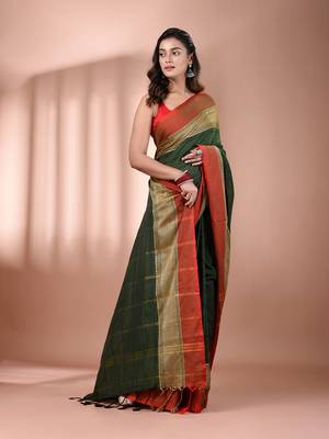 Green cotton handspun soft saree with texture borders 2
