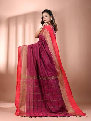 Magenta cotton handspun soft saree with texture borders 3