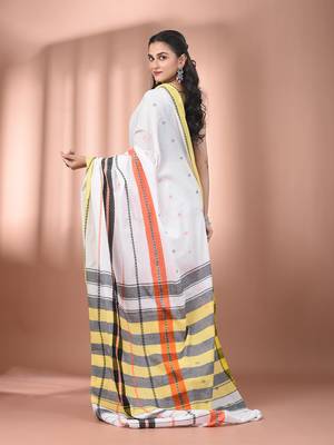 White cotton handspun soft saree with texture borders 3