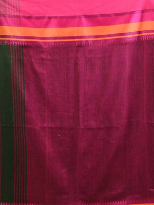 Green cotton handspun soft saree with texture borders 4