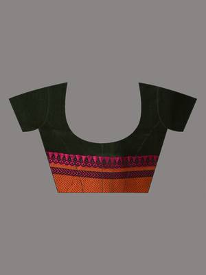 Green cotton handspun soft saree with texture borders 5