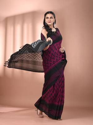 Magenta cotton handspun soft saree with ziczac pattern 2
