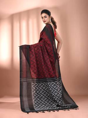 Red cotton handspun soft saree with ziczac pattern 3
