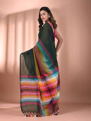 Green and multicolor colorblocked mulmul cotton saree Without blouse 3