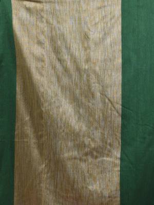 Green cotton soft saree with contrast beige pallu 4