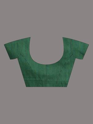 Green cotton soft saree with contrast beige pallu 5