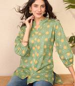 Women green cotton blend floral printed regular top